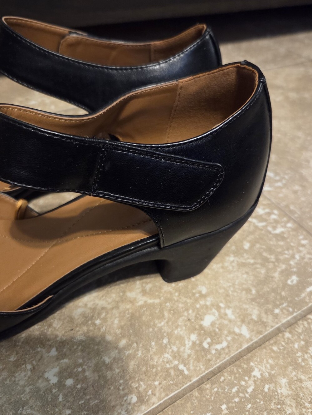 Easy Spirit Womens Black Faux Leather Pumps Comfort Slip On Shoes Size 11 M - Picture 4 of 9